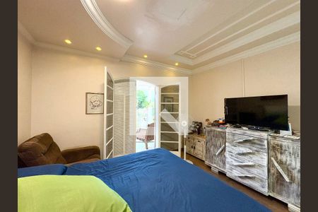 Casa à venda com 213m², 3 quartos e 2 vagas Casa à venda com 213m², 3 quartos e 2 vagasSuíte