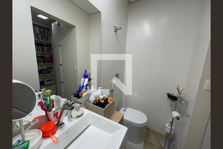 Casa à venda com 213m², 3 quartos e 2 vagasBanheiro da Suíte