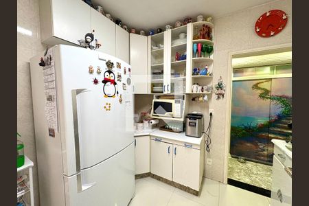 Casa à venda com 213m², 3 quartos e 2 vagas Casa à venda com 213m², 3 quartos e 2 vagasCozinha