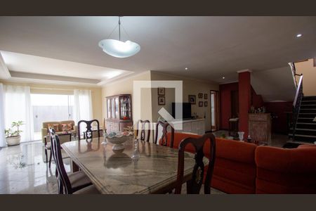 Sala de casa à venda com 3 quartos, 360m² em Vargem Grande, Rio de Janeiro