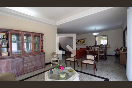 Sala de casa à venda com 3 quartos, 360m² em Vargem Grande, Rio de Janeiro