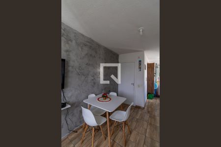 Sala/Cozinha/Área de Serviço de apartamento para alugar com 2 quartos, 39m² em Colônia (zona Leste), São Paulo