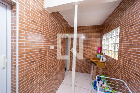 Casa à venda com 68m², 2 quartos e 1 vagaÁrea de Serviço