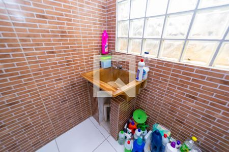 Casa à venda com 68m², 2 quartos e 1 vagaÁrea de Serviço