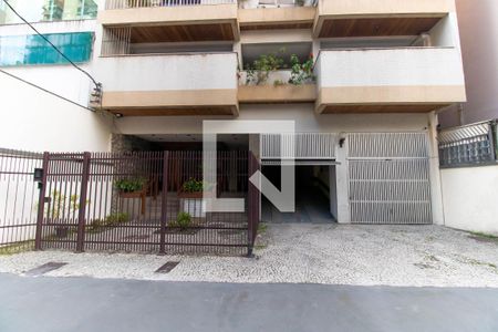 Apartamento à venda com 120m², 3 quartos e 1 vaga Apartamento à venda com 120m², 3 quartos e 1 vagaFachada