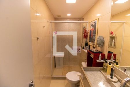 Apartamento à venda com 120m², 3 quartos e 1 vaga Apartamento à venda com 120m², 3 quartos e 1 vagaBanheiro Social