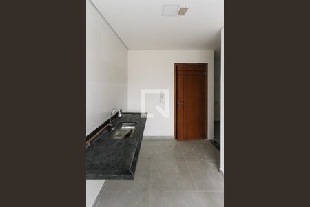 Cozinha de apartamento para alugar com 1 quarto, 32m² em Vila Paulo Silas, São Paulo