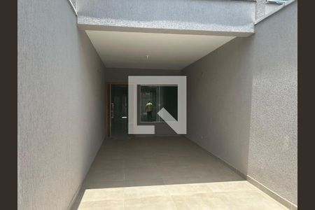 Casa à venda com 130m², 3 quartos e 2 vagasFoto 02