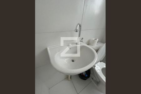 Banheiro - torneira de apartamento para alugar com 2 quartos, 46m² em Parque Santa Rosa, Suzano