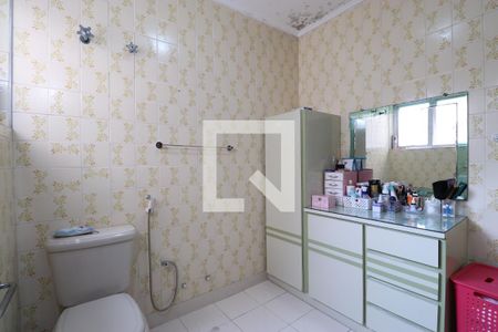 Apartamento à venda com 81m², 2 quartos e sem vagaBanheiro