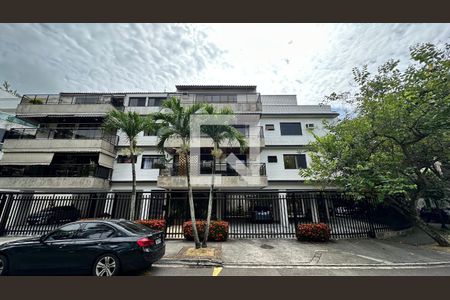 Apartamento à venda com 165m², 2 quartos e 3 vagasFachada