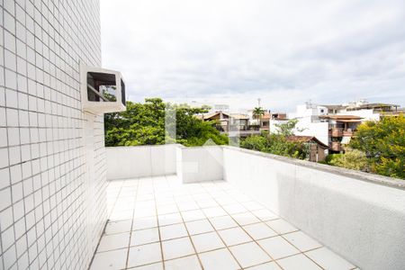 Apartamento à venda com 165m², 2 quartos e 3 vagasVaranda 