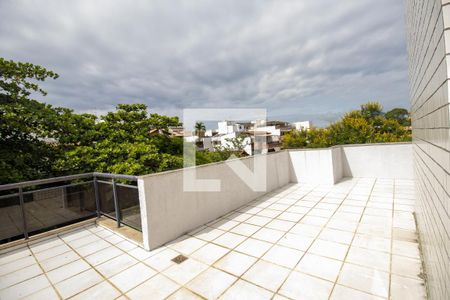Apartamento à venda com 165m², 2 quartos e 3 vagasCobertura