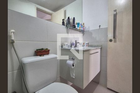 Apartamento à venda com 121m², 3 quartos e 2 vagas Apartamento à venda com 121m², 3 quartos e 2 vagasBanheiro da Suíte 1