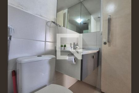 Apartamento à venda com 121m², 3 quartos e 2 vagas Apartamento à venda com 121m², 3 quartos e 2 vagasBanheiro social