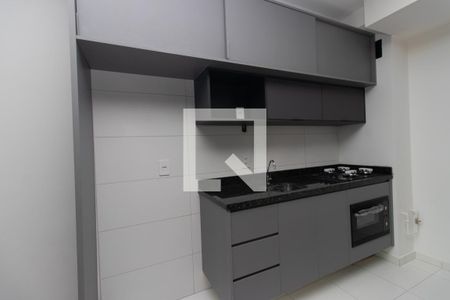 Sala/Cozinha de apartamento para alugar com 1 quarto, 38m² em Vila Mazzei, São Paulo
