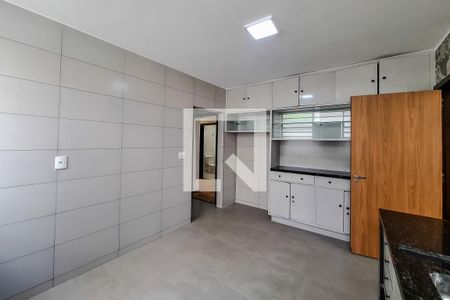 Casa à venda com 216m², 5 quartos e 3 vagas Casa à venda com 216m², 5 quartos e 3 vagasCozinha