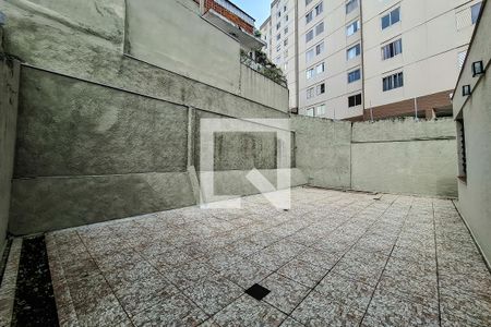 Casa à venda com 216m², 5 quartos e 3 vagas Casa à venda com 216m², 5 quartos e 3 vagasÁrea externa