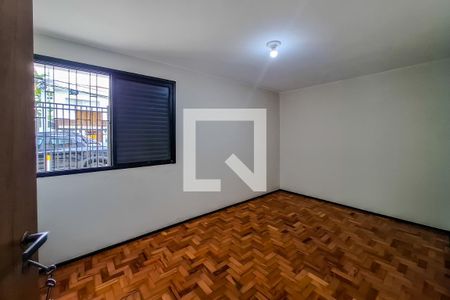 Casa à venda com 216m², 5 quartos e 3 vagas Casa à venda com 216m², 5 quartos e 3 vagasQuarto de Serviço