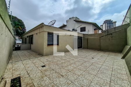 Casa à venda com 216m², 5 quartos e 3 vagas Casa à venda com 216m², 5 quartos e 3 vagasÁrea externa