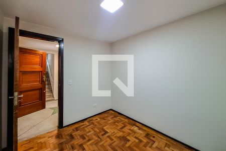 Casa à venda com 216m², 5 quartos e 3 vagas Casa à venda com 216m², 5 quartos e 3 vagasQuarto de Serviço