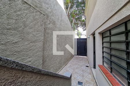 Casa à venda com 216m², 5 quartos e 3 vagas Casa à venda com 216m², 5 quartos e 3 vagasÁrea Externa