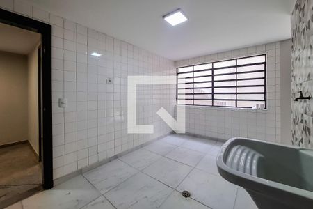 Casa à venda com 216m², 5 quartos e 3 vagas Casa à venda com 216m², 5 quartos e 3 vagasLavanderia