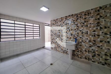 Casa à venda com 216m², 5 quartos e 3 vagas Casa à venda com 216m², 5 quartos e 3 vagasLavanderia
