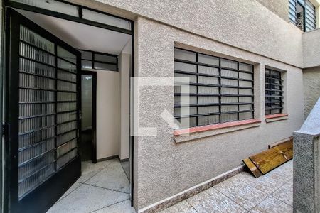 Casa à venda com 216m², 5 quartos e 3 vagas Casa à venda com 216m², 5 quartos e 3 vagasÁrea Externa