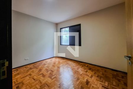 Casa à venda com 216m², 5 quartos e 3 vagas Casa à venda com 216m², 5 quartos e 3 vagasQuarto 3