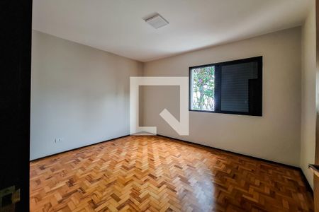 Casa à venda com 216m², 5 quartos e 3 vagas Casa à venda com 216m², 5 quartos e 3 vagasQuarto 2