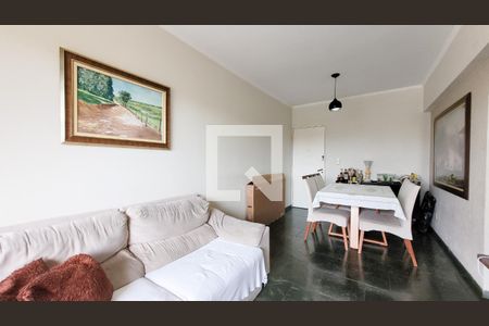 Apartamento à venda com 70m², 2 quartos e 1 vaga Apartamento à venda com 70m², 2 quartos e 1 vagaSala de Jantar