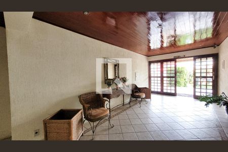 Apartamento à venda com 70m², 2 quartos e 1 vaga Apartamento à venda com 70m², 2 quartos e 1 vagaHall social