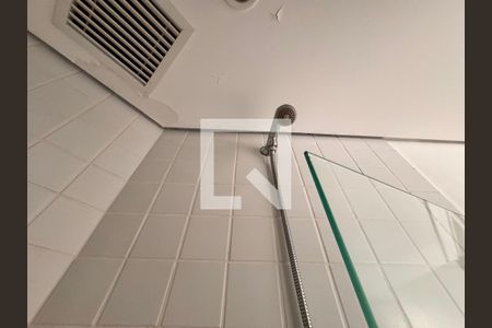 Apartamento à venda com 104m², 2 quartos e 2 vagasBanheiro da suíte 