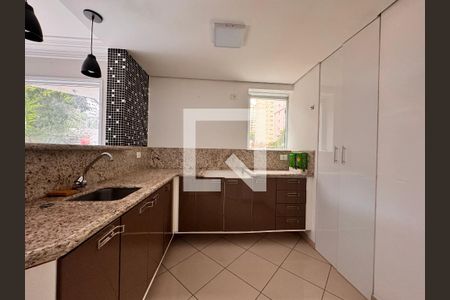 Apartamento à venda com 104m², 2 quartos e 2 vagasCozinha