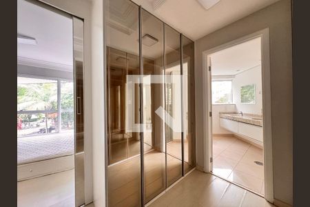 Apartamento à venda com 104m², 2 quartos e 2 vagasCloset da suíte 