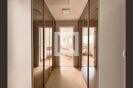 Apartamento à venda com 104m², 2 quartos e 2 vagasCloset da suíte 