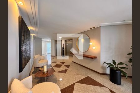 Apartamento à venda com 104m², 2 quartos e 2 vagasHall social