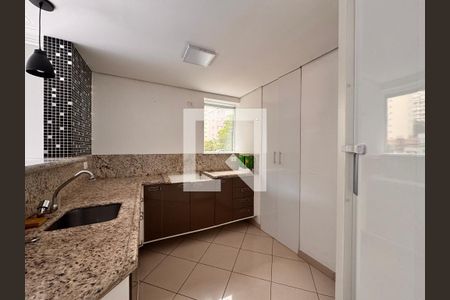 Apartamento à venda com 104m², 2 quartos e 2 vagasCozinha 