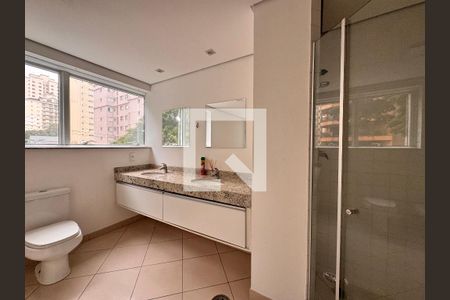Apartamento à venda com 104m², 2 quartos e 2 vagasBanheiro da suíte 