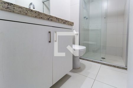 Apartamento para alugar com 69m², 2 quartos e 1 vaga Apartamento para alugar com 69m², 2 quartos e 1 vagaBanheiro do Corredor
