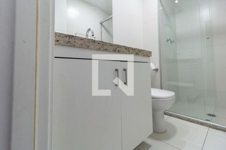 Apartamento para alugar com 69m², 2 quartos e 1 vaga Apartamento para alugar com 69m², 2 quartos e 1 vagaBanheiro do Corredor