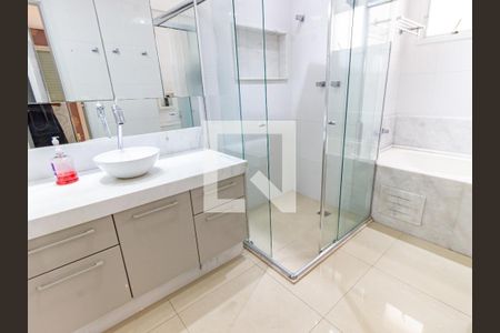 Apartamento à venda com 146m², 3 quartos e 4 vagasBanheiro da Suíte 3