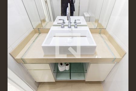 Apartamento à venda com 146m², 3 quartos e 4 vagasBanheiro da Suíte 2