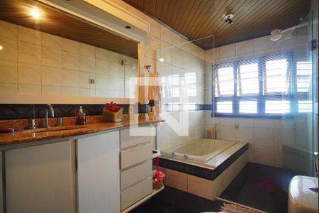 Casa à venda com 270m², 3 quartos e 1 vaga Casa à venda com 270m², 3 quartos e 1 vagaBanheiro da Suíte