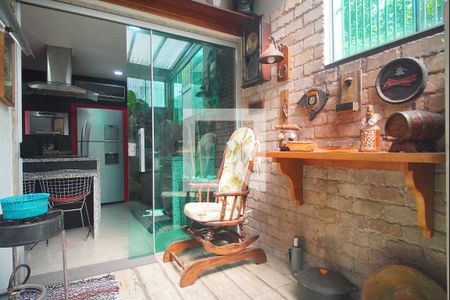 Casa à venda com 270m², 3 quartos e 1 vaga Casa à venda com 270m², 3 quartos e 1 vagaEspaço Gourmet