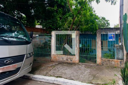 Casa à venda com 142m², 1 quarto e 1 vaga Casa à venda com 142m², 1 quarto e 1 vagaFachada