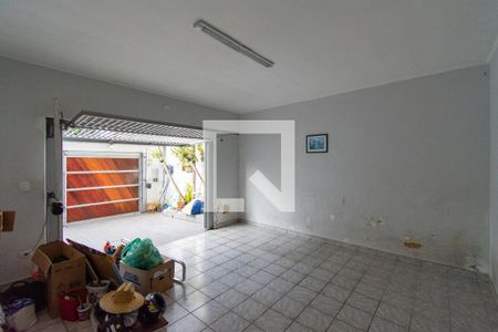 Casa para alugar com 200m², 2 quartos e 3 vagas Casa para alugar com 200m², 2 quartos e 3 vagasGaragem