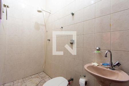 Casa para alugar com 200m², 2 quartos e 3 vagas Casa para alugar com 200m², 2 quartos e 3 vagasBanheiro de serviço