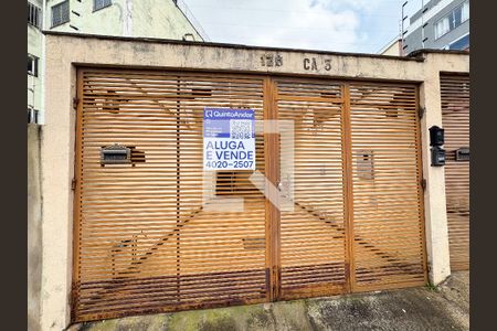 Casa à venda com 191m², 3 quartos e 2 vagasFachada